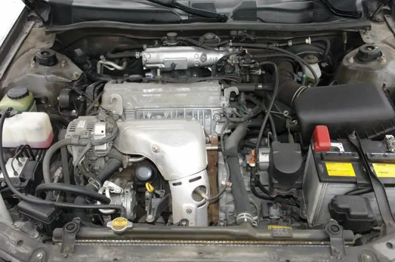 Identification Toyota Camry under Hood Diagram